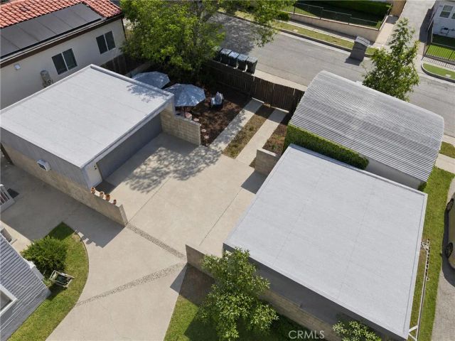 1394 N Raymond, Pasadena, CA 91103