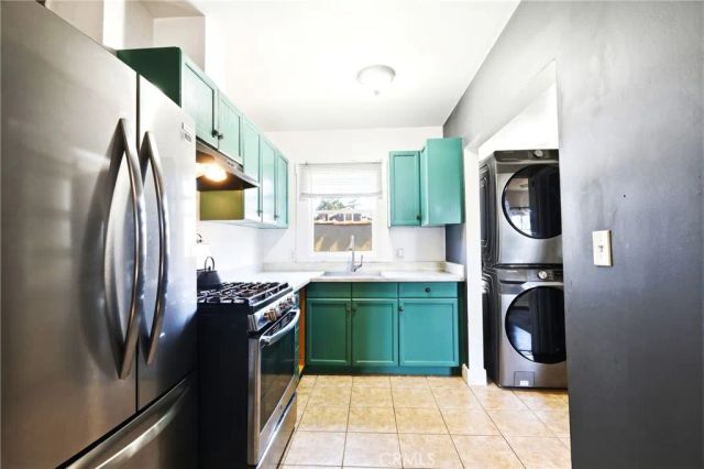 1394 N Raymond, Pasadena, CA 91103