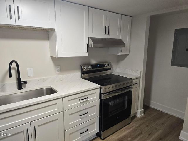 500 Umstead Drive Unit 306, Chapel Hill, NC 27516