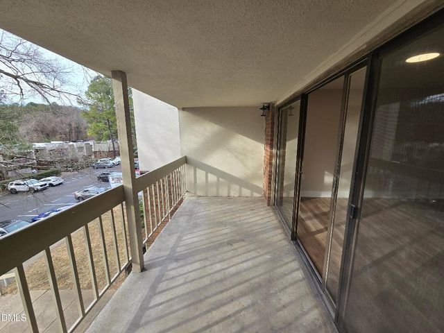 500 Umstead Drive Unit 306, Chapel Hill, NC 27516