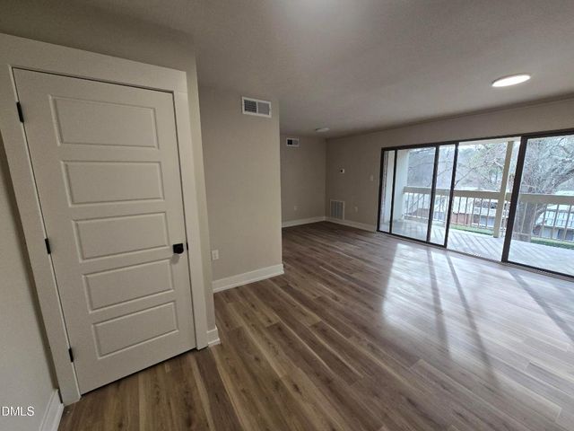 500 Umstead Drive Unit 306, Chapel Hill, NC 27516