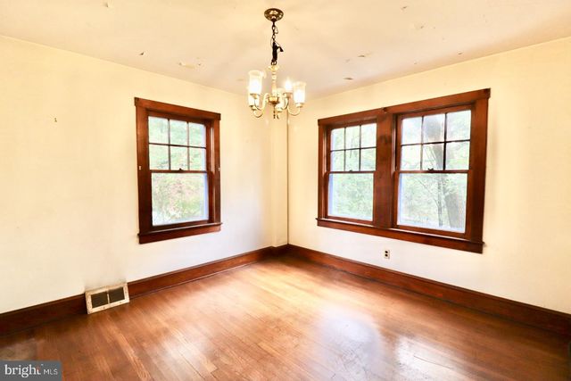 19 FERN RIDGE LN, Titusville, NJ 08560