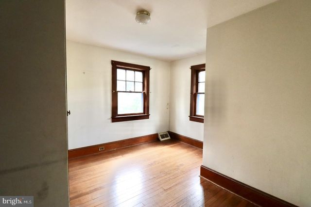 19 FERN RIDGE LN, Titusville, NJ 08560