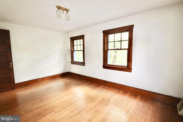 19 FERN RIDGE LN, Titusville, NJ 08560