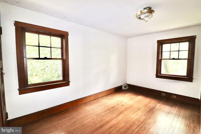 19 FERN RIDGE LN, Titusville, NJ 08560
