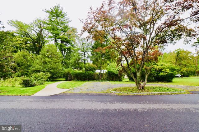 19 FERN RIDGE LN, Titusville, NJ 08560