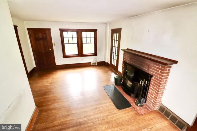 19 FERN RIDGE LN, Titusville, NJ 08560
