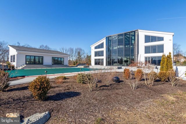 1245 S CREEK RD, West Chester, PA 19382