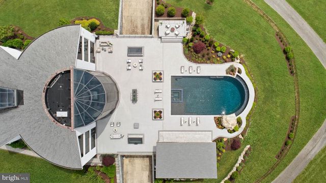 1245 S CREEK RD, West Chester, PA 19382