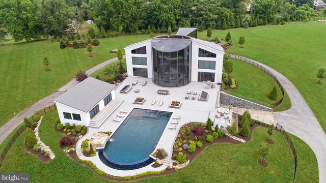 1245 S CREEK RD, West Chester, PA 19382