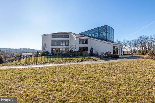 1245 S CREEK RD, West Chester, PA 19382