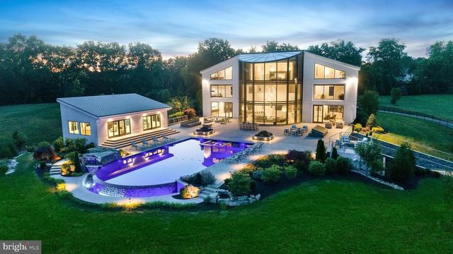 1245 S CREEK RD, West Chester, PA 19382
