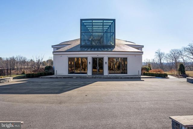 1245 S CREEK RD, West Chester, PA 19382