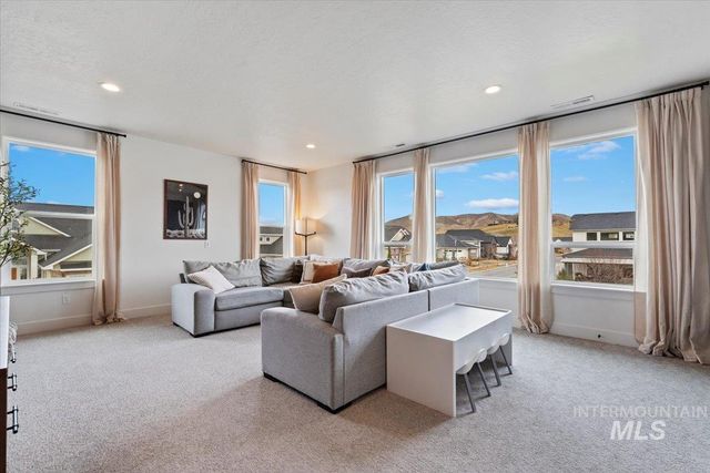 8448 W Brooks Dr, Boise, ID 83714