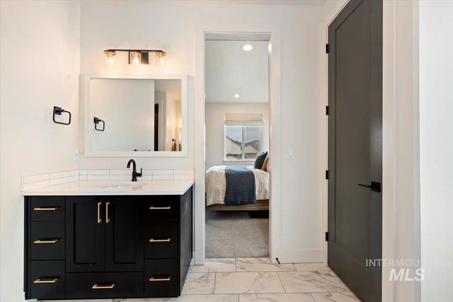 8448 W Brooks Dr, Boise, ID 83714