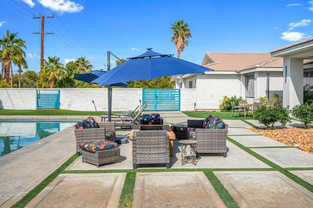 2932 N Sunrise Way, Palm Springs, CA 92262