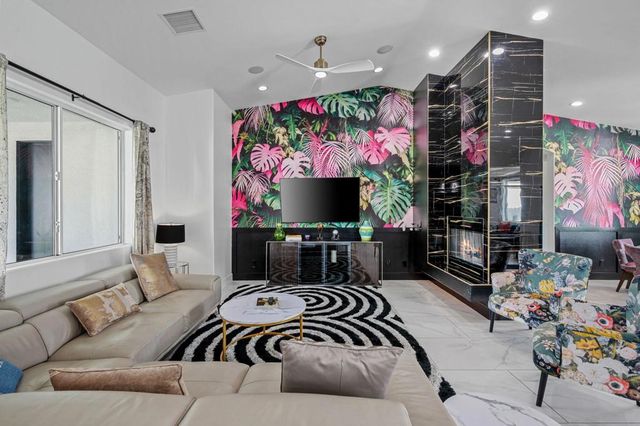 2932 N Sunrise Way, Palm Springs, CA 92262