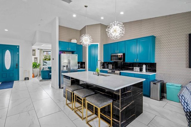 2932 N Sunrise Way, Palm Springs, CA 92262