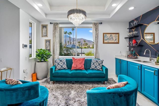 2932 N Sunrise Way, Palm Springs, CA 92262