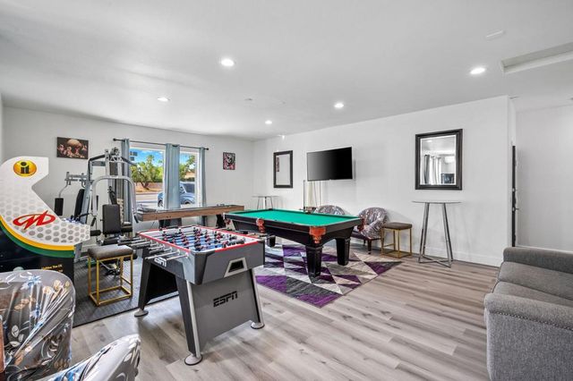 2932 N Sunrise Way, Palm Springs, CA 92262