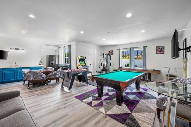 2932 N Sunrise Way, Palm Springs, CA 92262