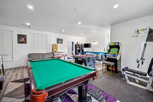 2932 N Sunrise Way, Palm Springs, CA 92262