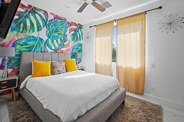 2932 N Sunrise Way, Palm Springs, CA 92262