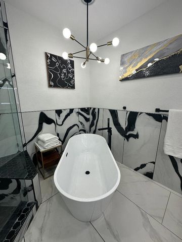 2932 N Sunrise Way, Palm Springs, CA 92262