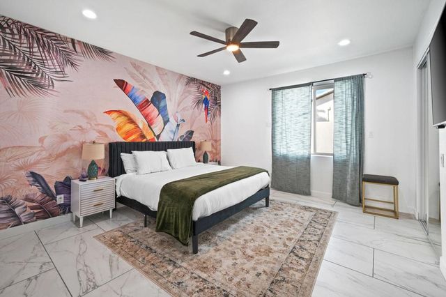 2932 N Sunrise Way, Palm Springs, CA 92262