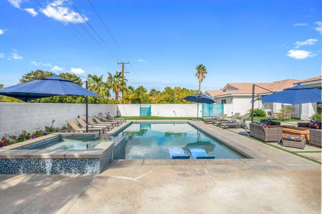 2932 N Sunrise Way, Palm Springs, CA 92262