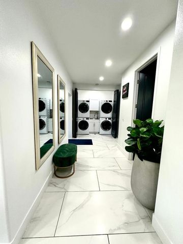 2932 N Sunrise Way, Palm Springs, CA 92262