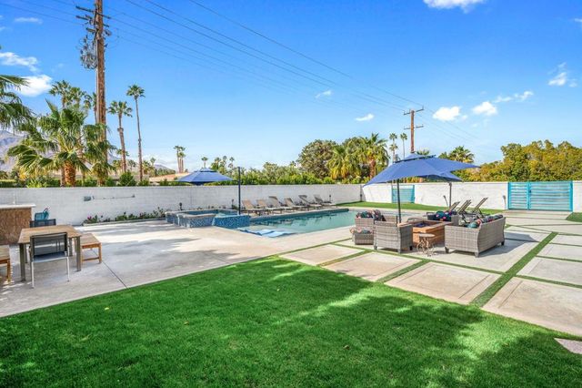 2932 N Sunrise Way, Palm Springs, CA 92262