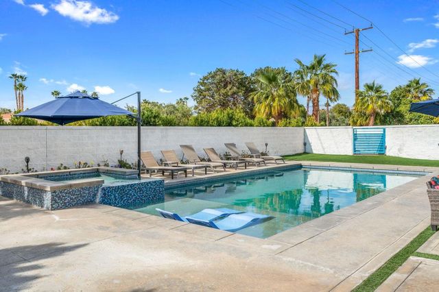 2932 N Sunrise Way, Palm Springs, CA 92262