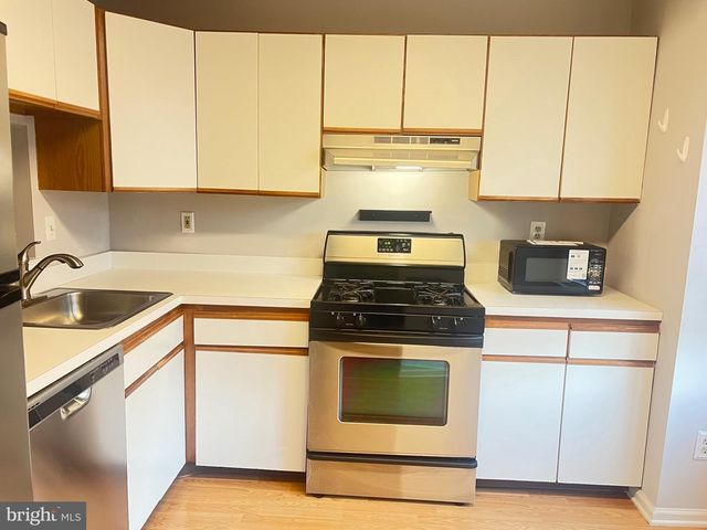 2103 TANGLEWOOD CT, Sewell, NJ 08080