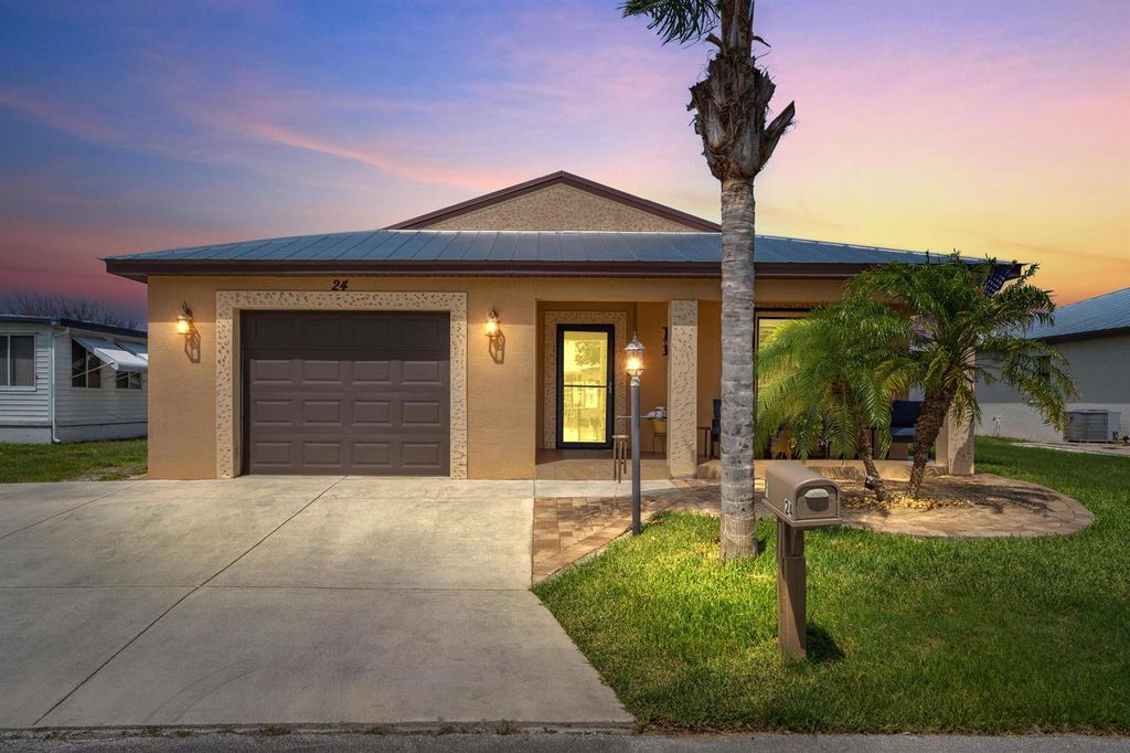 24 Alta Loma, Port St. Lucie, FL 34952