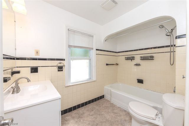4218 Bushnell Road, University Heights, OH 44118