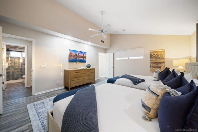 7377 Eads Ave., La Jolla, CA 92037