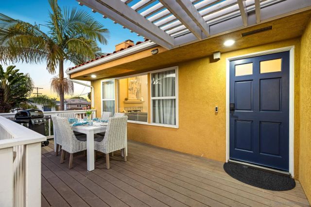 7377 Eads Ave., La Jolla, CA 92037