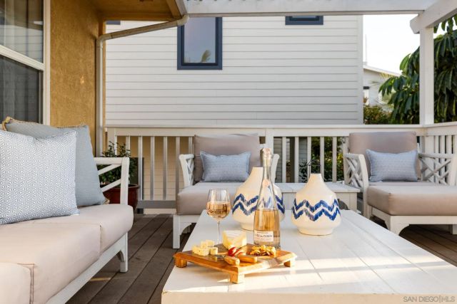 7377 Eads Ave., La Jolla, CA 92037