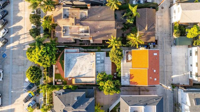 7377 Eads Ave., La Jolla, CA 92037