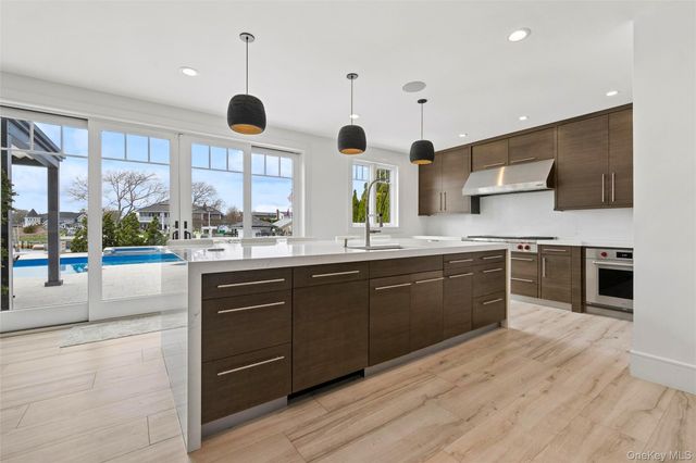 31 Shoal Drive, West Islip, NY 11795