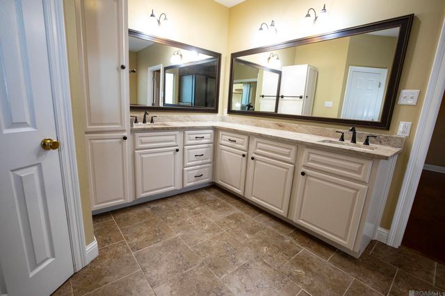 732 Troutbeck Dr, Baton Rouge, LA 70810