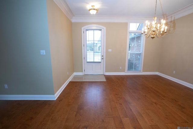 732 Troutbeck Dr, Baton Rouge, LA 70810