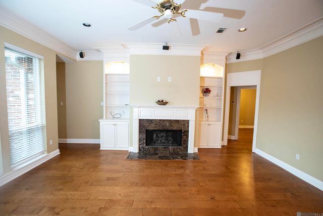 732 Troutbeck Dr, Baton Rouge, LA 70810