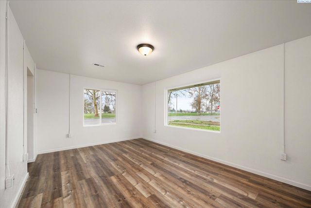 505 N 15th Ave, Pasco, WA 99301