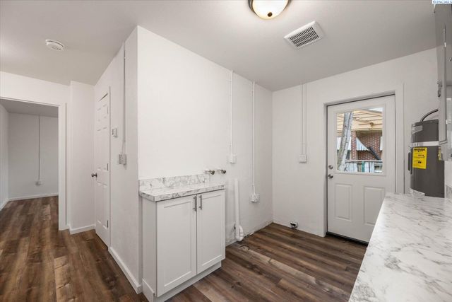 505 N 15th Ave, Pasco, WA 99301