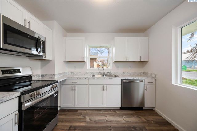 505 N 15th Ave, Pasco, WA 99301