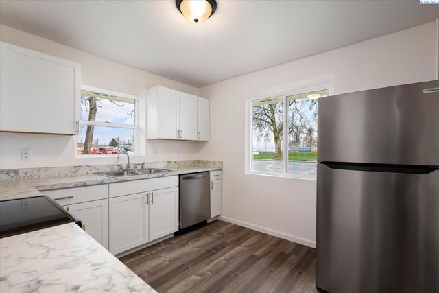 505 N 15th Ave, Pasco, WA 99301