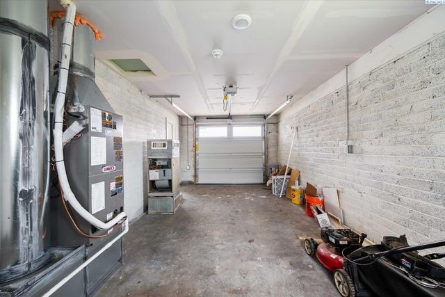 505 N 15th Ave, Pasco, WA 99301