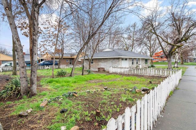 505 N 15th Ave, Pasco, WA 99301